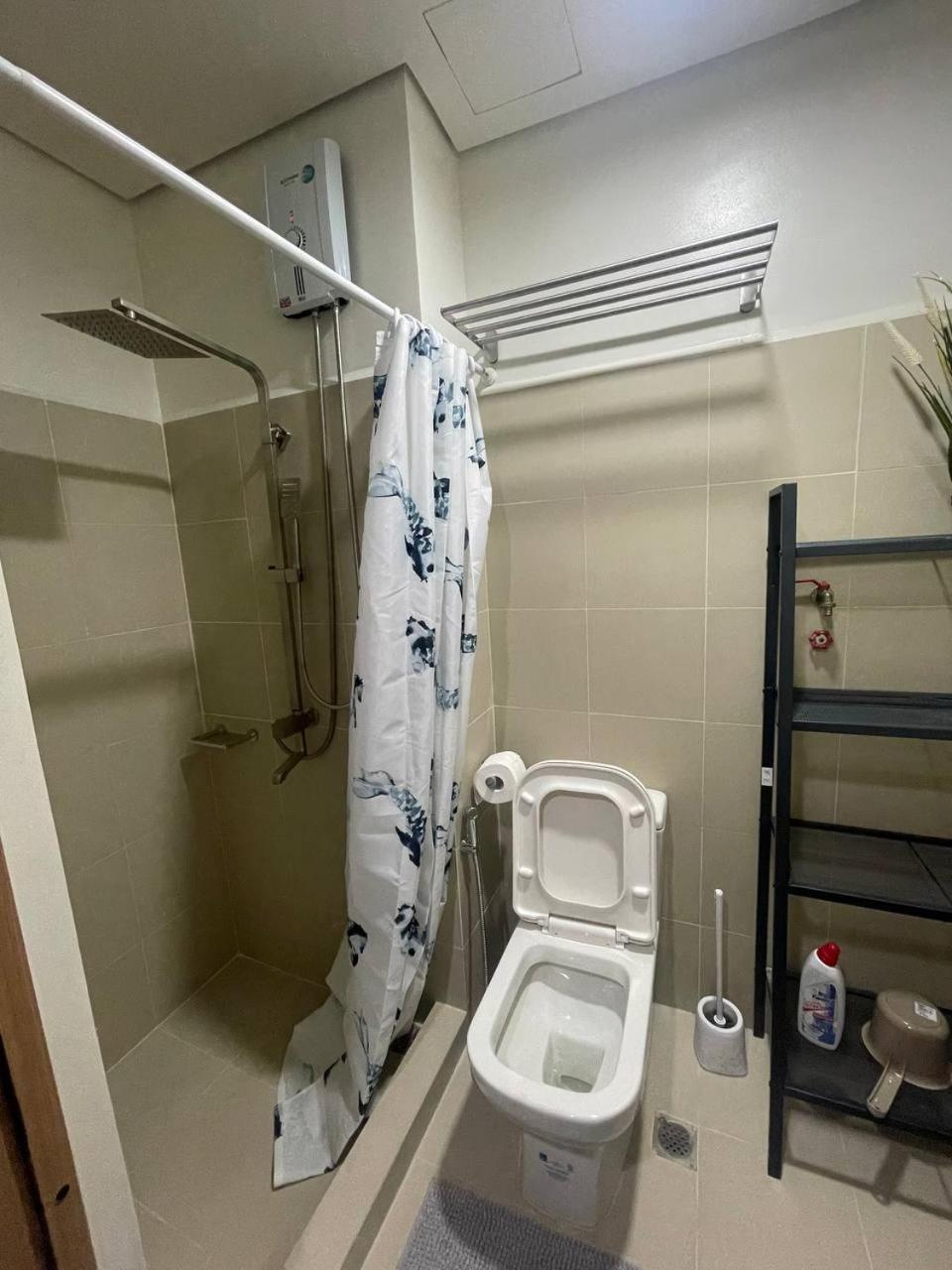Red Residences Chino Roces Makati Makati City Buitenkant foto
